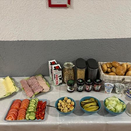 Flyfly Hostel , Darmowy Parking , Rezerwuj Przez Urzadzenia Mobilne -10 Procent 弗罗茨瓦夫 外观 照片