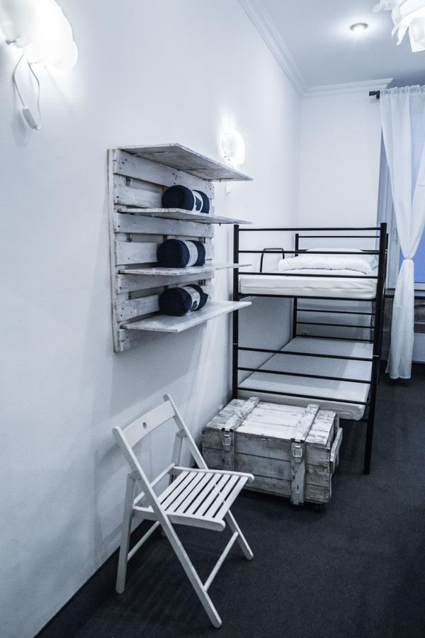 Flyfly Hostel , Darmowy Parking , Rezerwuj Przez Urzadzenia Mobilne -10 Procent 弗罗茨瓦夫 外观 照片