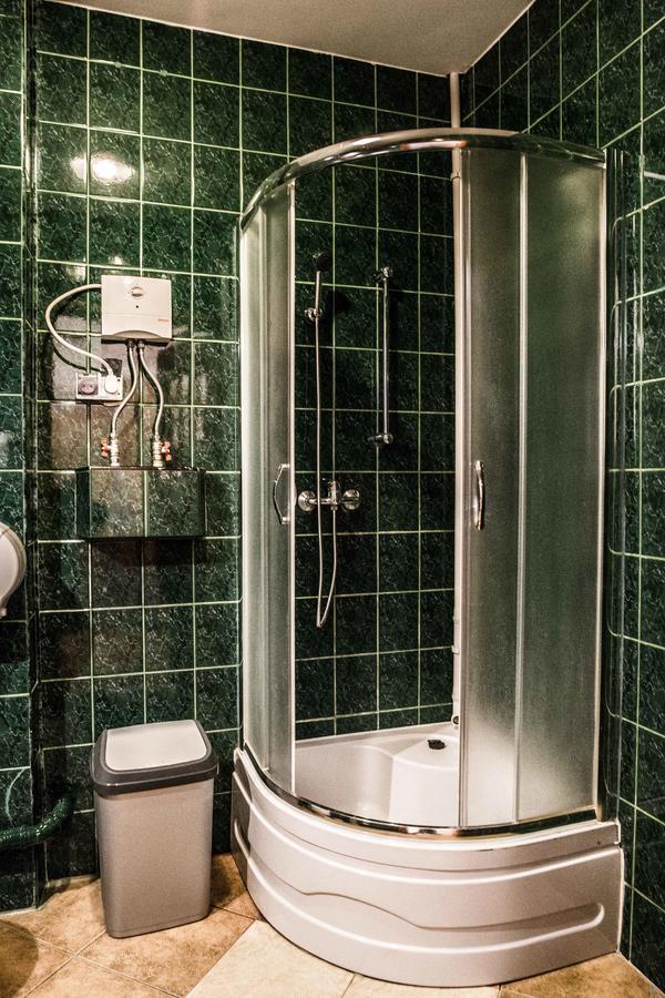 Flyfly Hostel , Darmowy Parking , Rezerwuj Przez Urzadzenia Mobilne -10 Procent 弗罗茨瓦夫 外观 照片