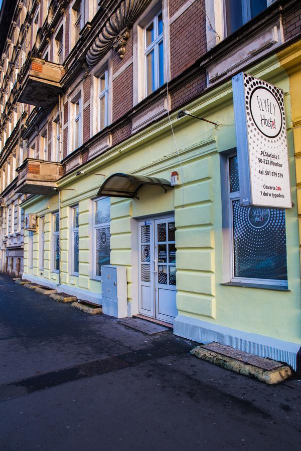 Flyfly Hostel , Darmowy Parking , Rezerwuj Przez Urzadzenia Mobilne -10 Procent 弗罗茨瓦夫 外观 照片